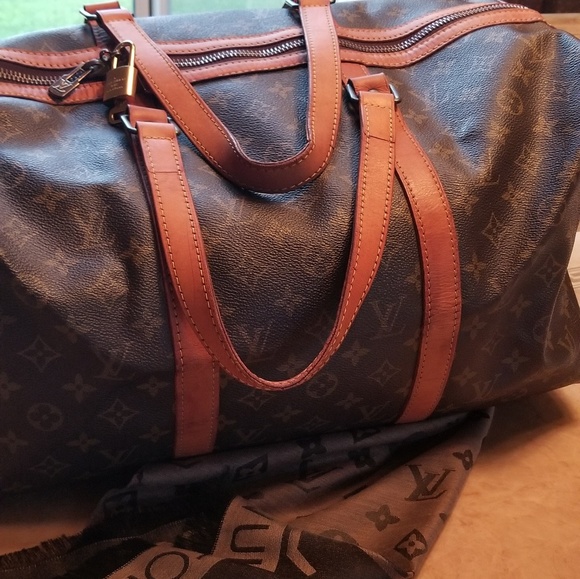 Louis Vuitton Handbags - Authentic LV Sac souple 45